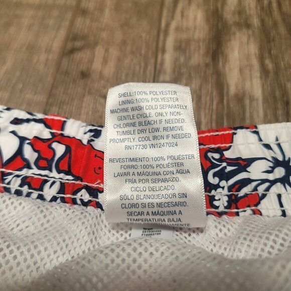 Vineyard Vines Whale Swim Trunks Size XXL Board Shorts Red Blue All Over Print - Picture 6 of 8